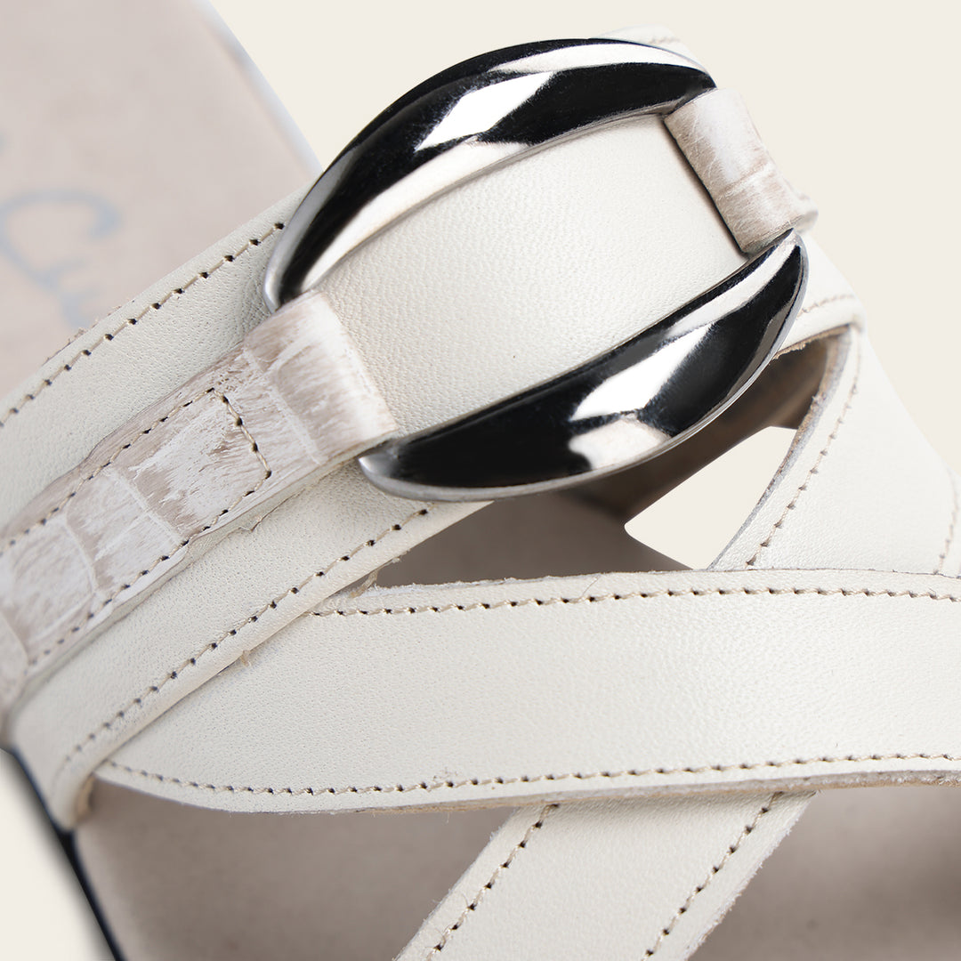 Sandalia en piel genuina de nilóticus para dama