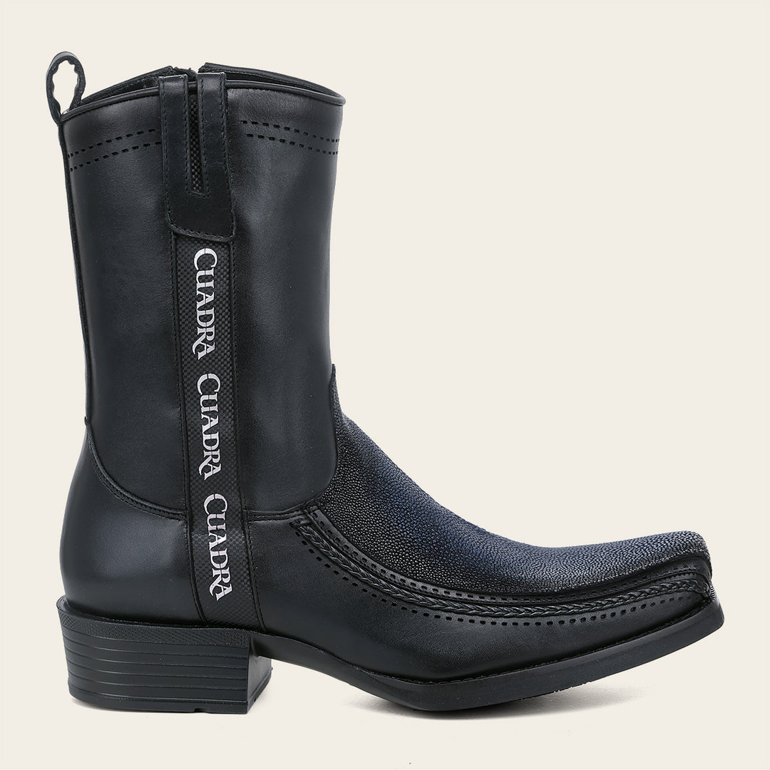 Bota urbana en piel genuina de mantarraya para caballero