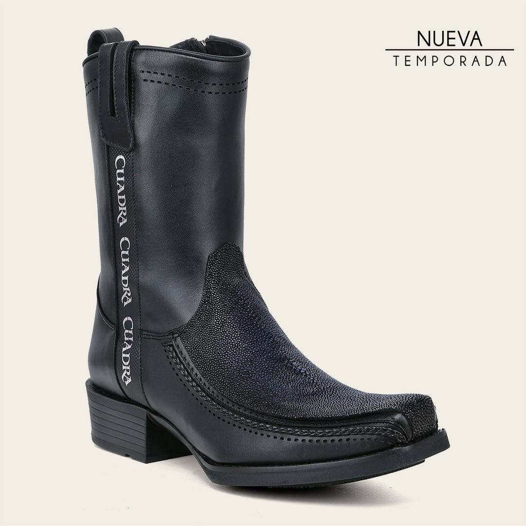 Bota urbana en piel genuina de mantarraya para caballero