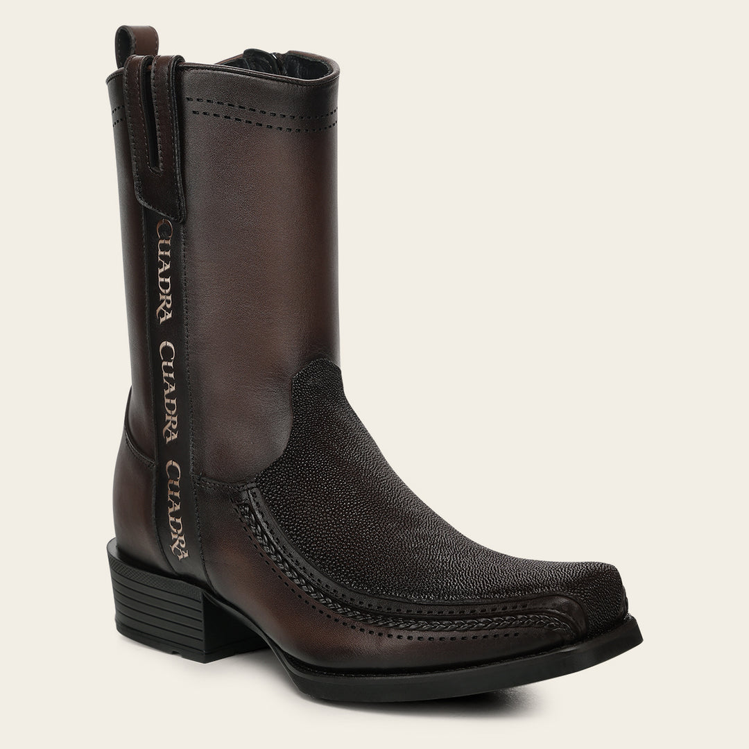 Bota urbana en piel genuina de mantarraya para caballero