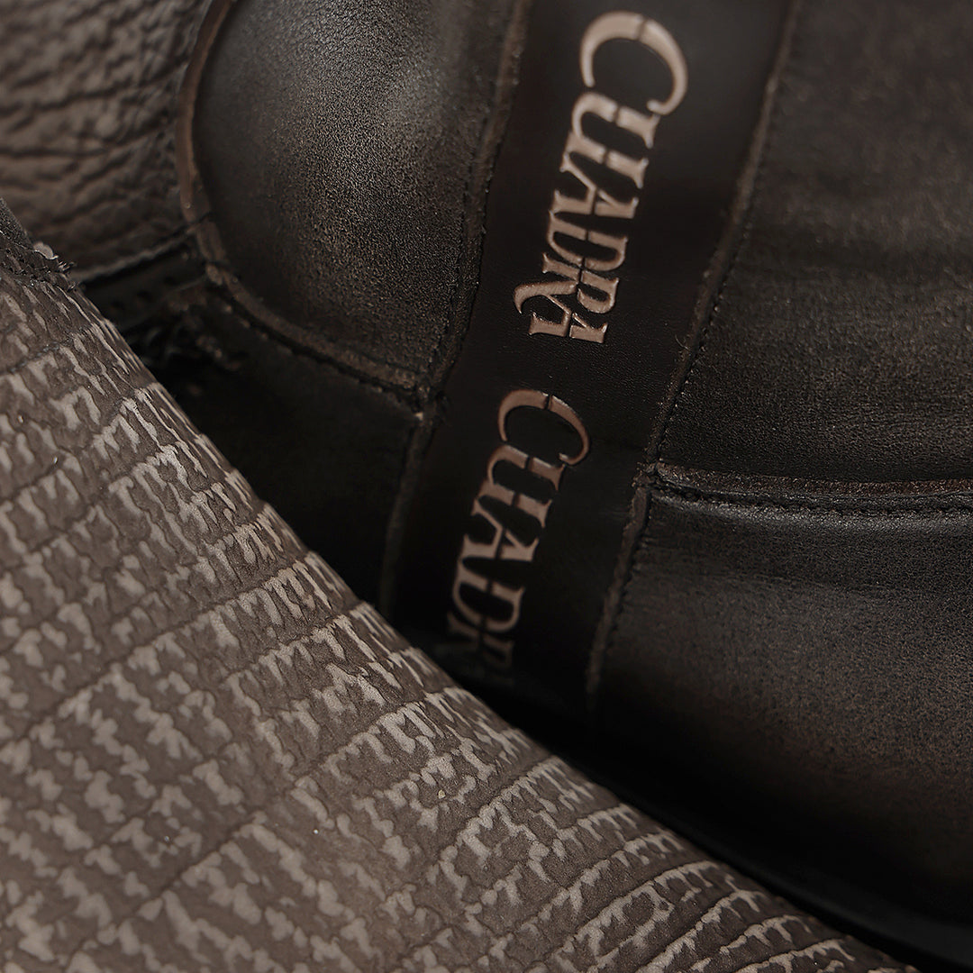 Bota urbana en piel genuina de tiburón para caballero