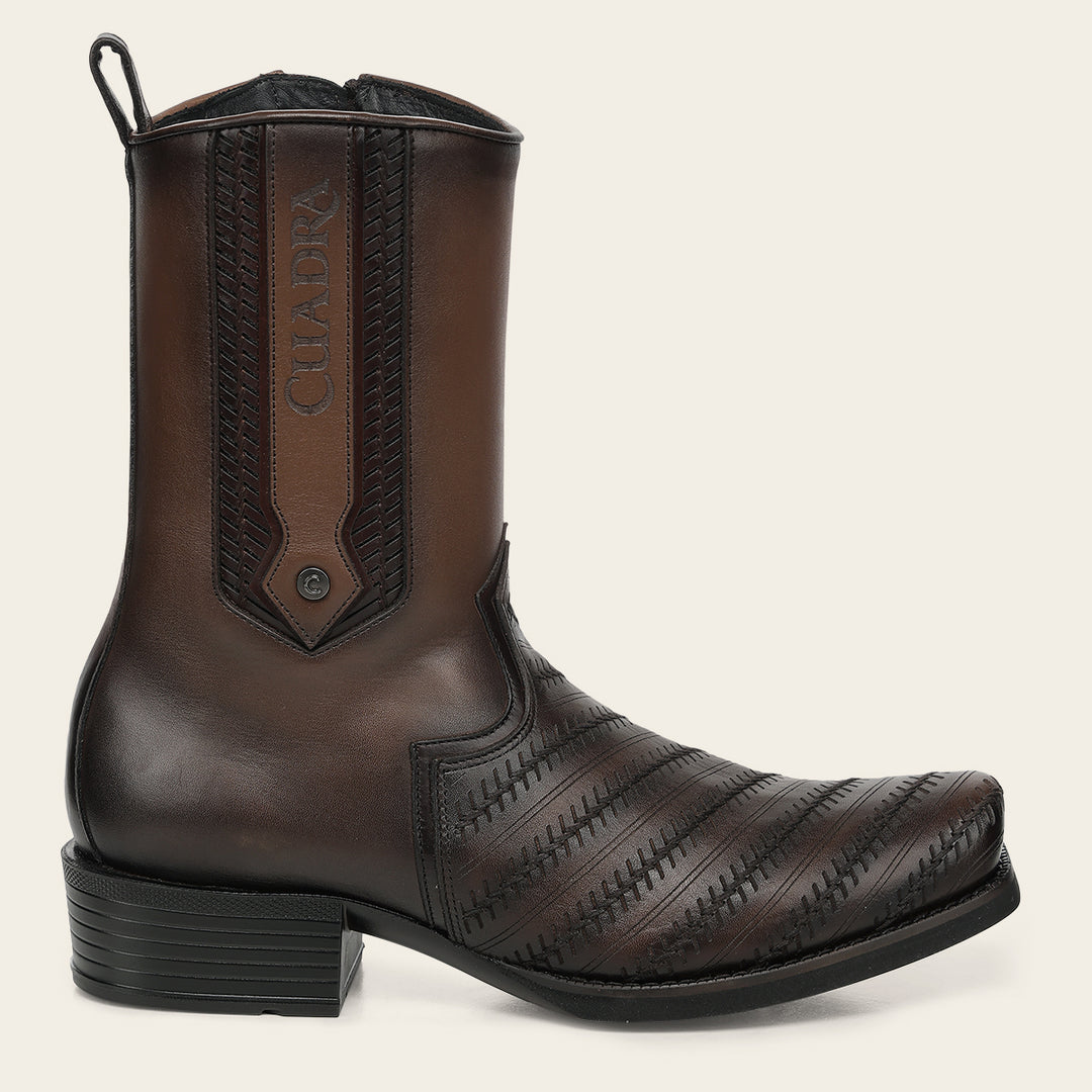 Bota urbana en piel genuina de bovino para caballero