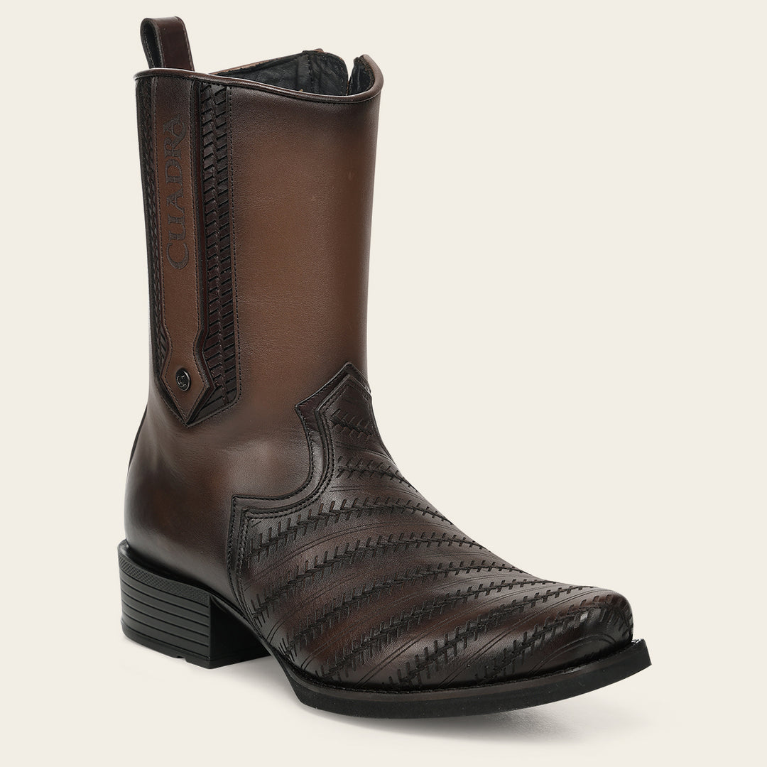Bota urbana en piel genuina de bovino para caballero