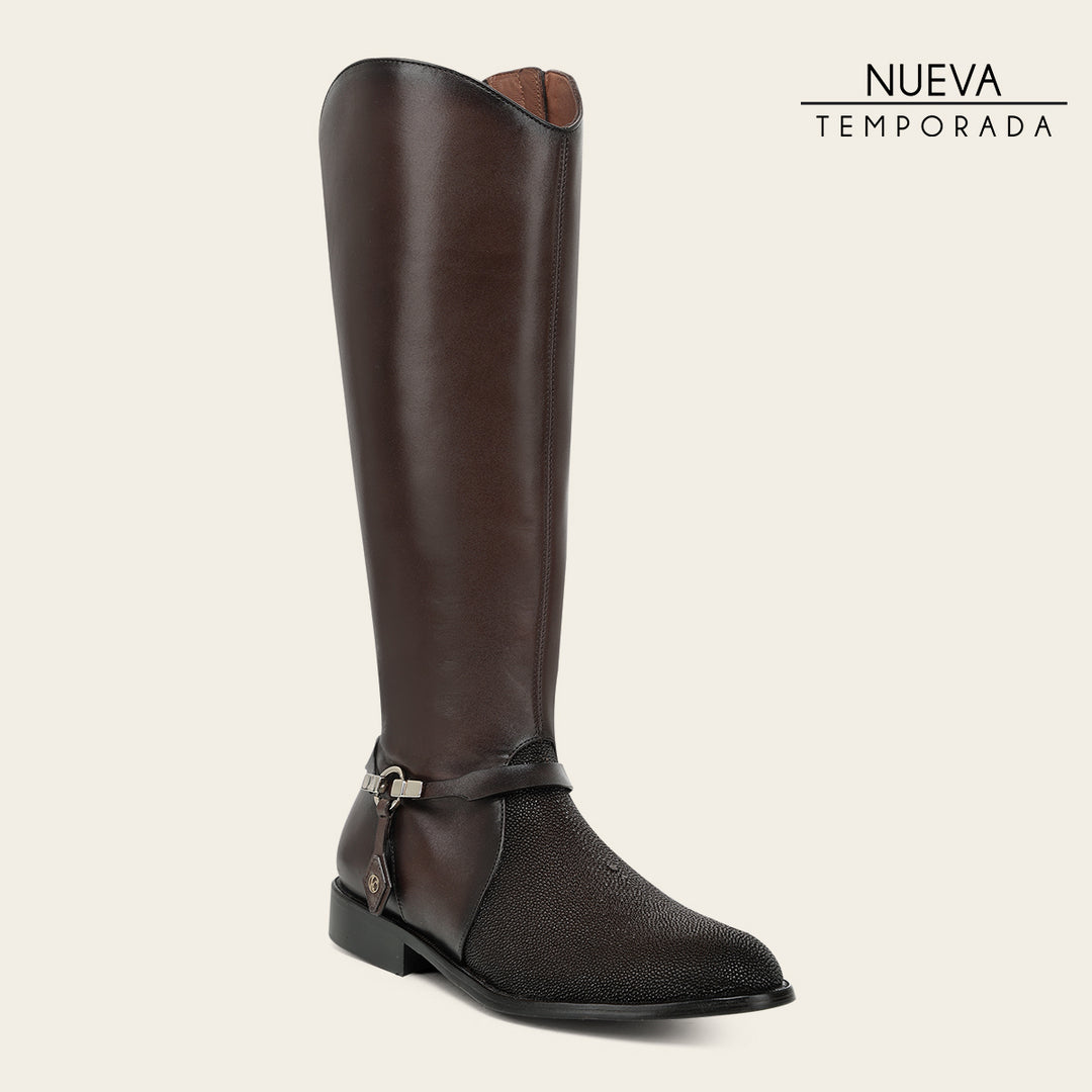 Bota estilo ecuestre en piel genuina de mantarraya para dama