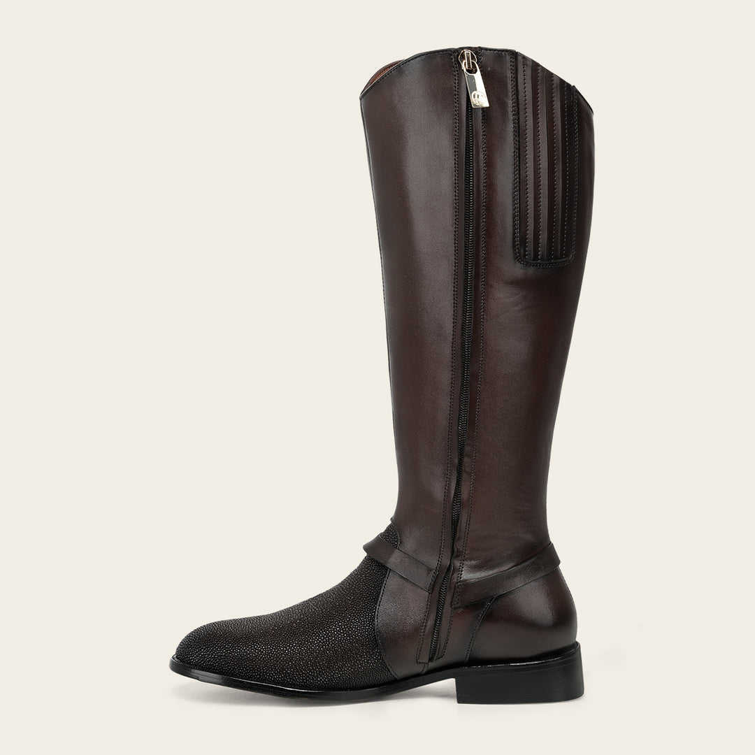 Bota estilo ecuestre en piel genuina de mantarraya para dama