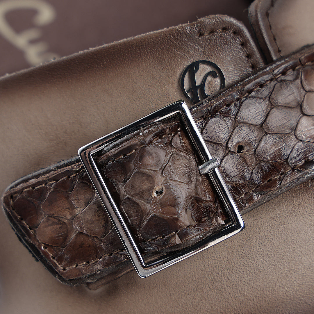 Sandalia en piel genuina de pitón para caballero