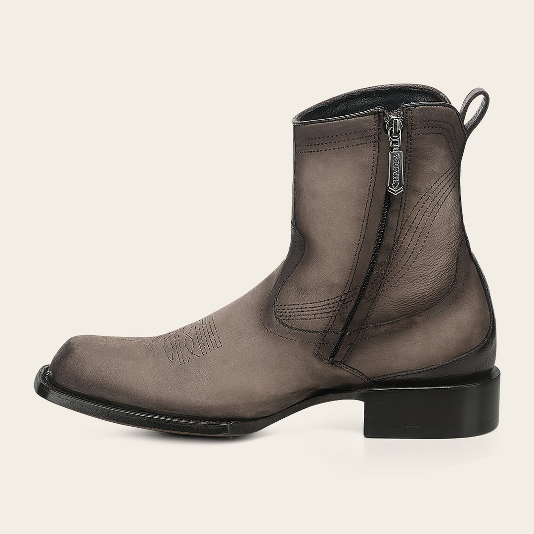 Botín urbano en piel genuina de becerro para caballero