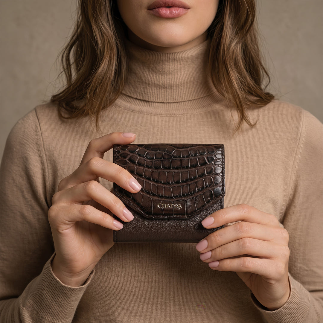 Cartera en piel genuina de alligator para dama