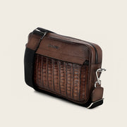 Documentera en piel genuina de fuscus para caballero