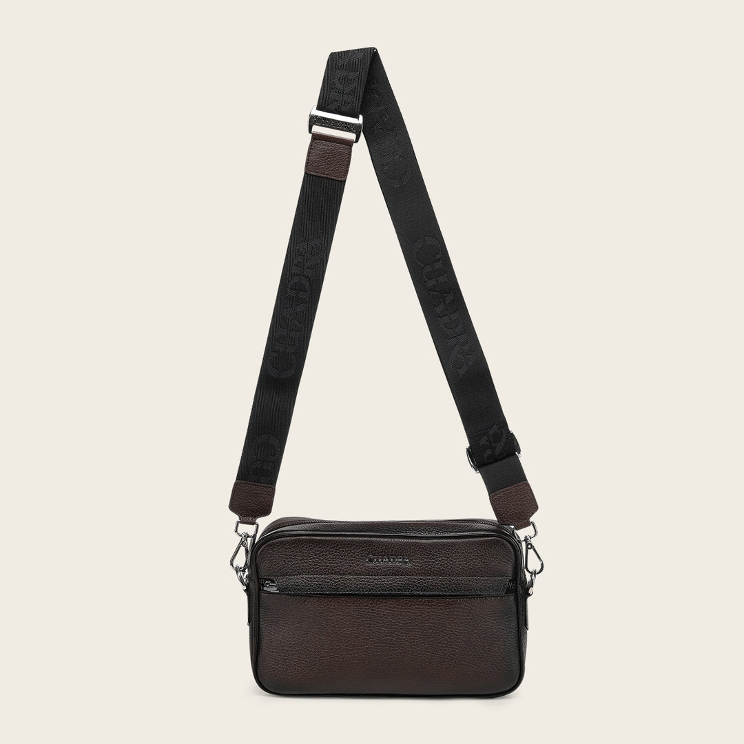 Documentera en piel genuina de venado italiano para caballero