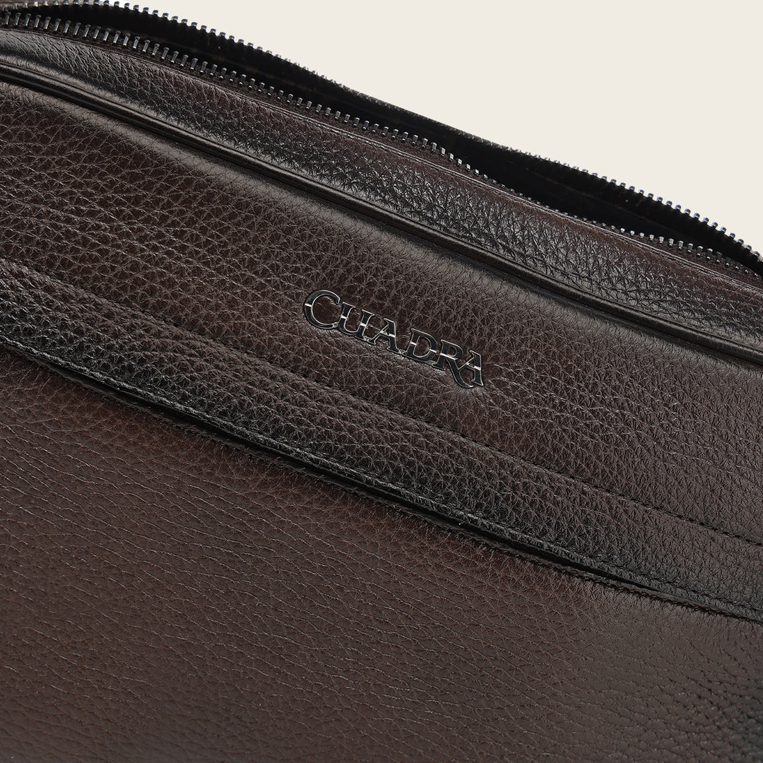 Documentera en piel genuina de venado italiano para caballero