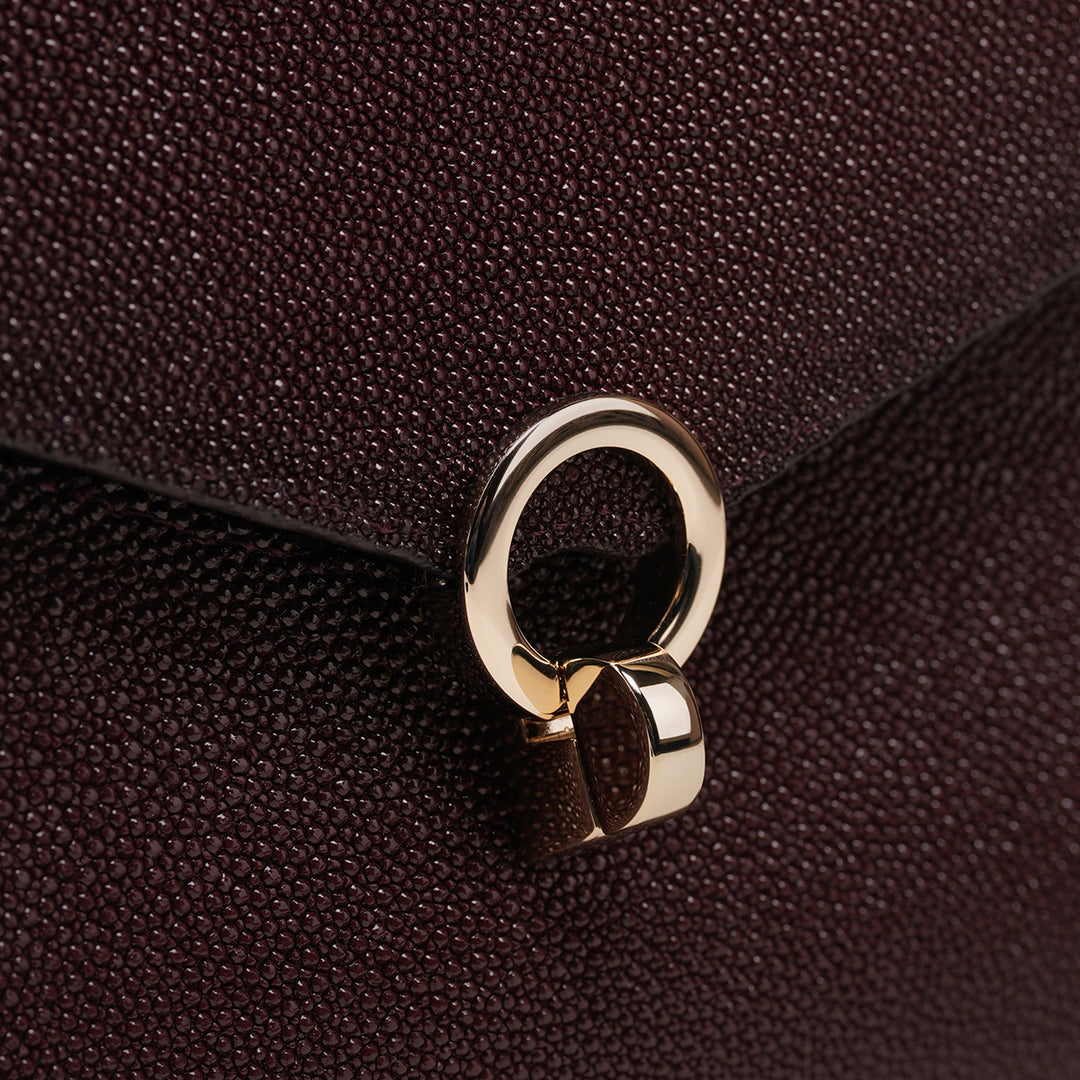 Crossbody en piel genuina de mantarraya para dama