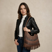Bolso de hombro para dama en piel genuina de bovino.