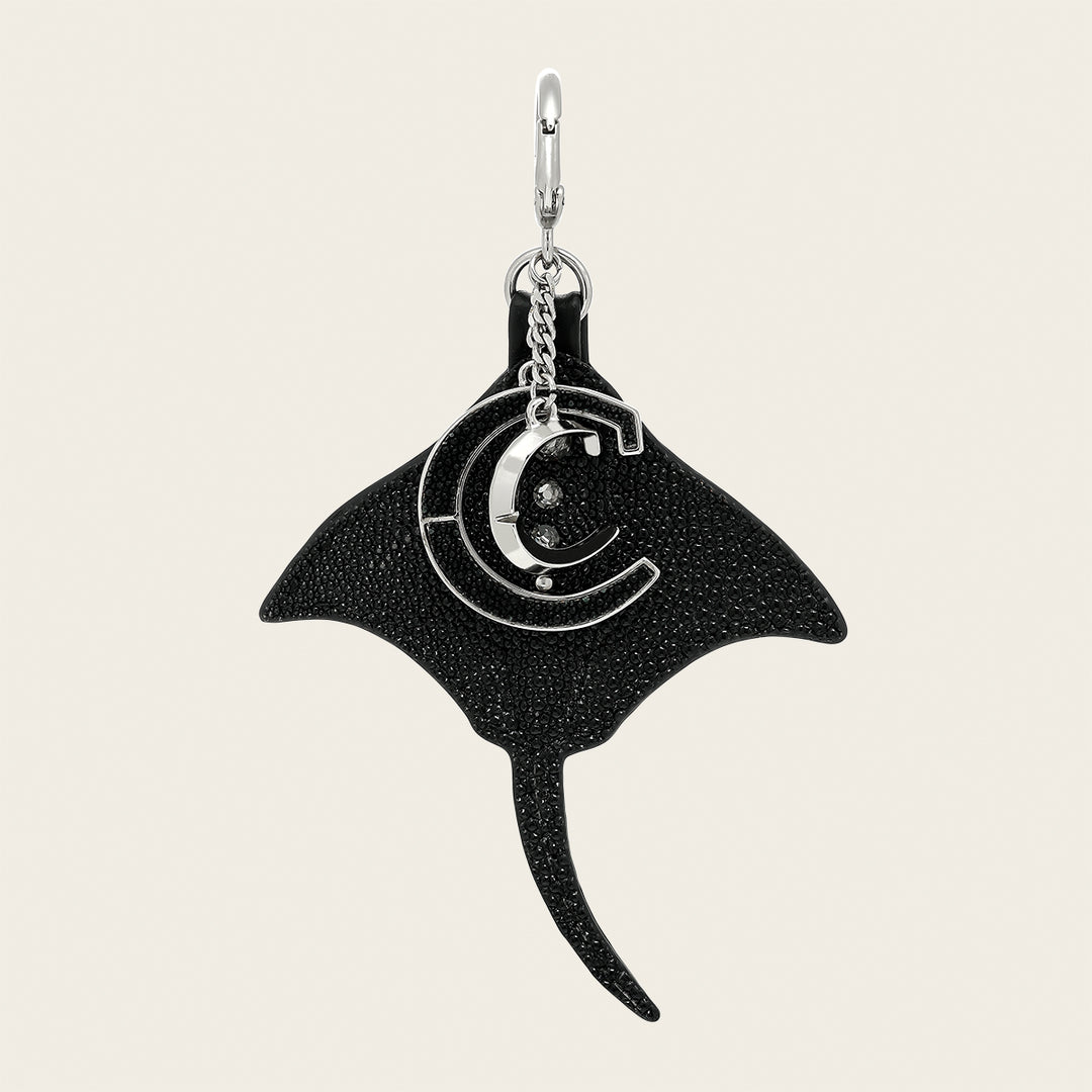 Charm de mantarraya en piel genuina de mantarraya para dama