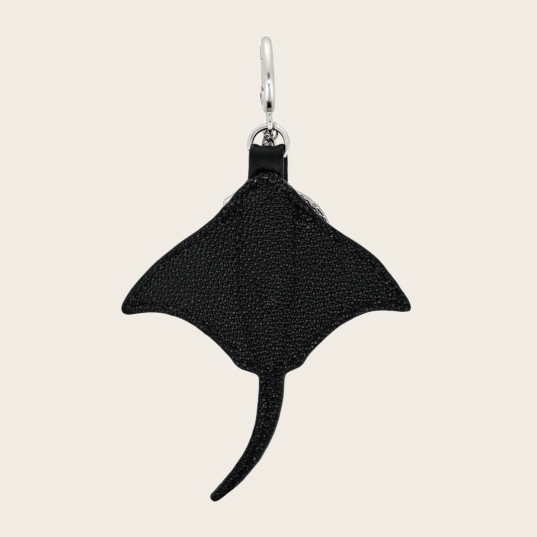 Charm de mantarraya en piel genuina de mantarraya para dama