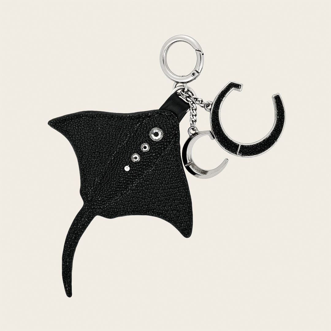 Charm de mantarraya en piel genuina de mantarraya para dama