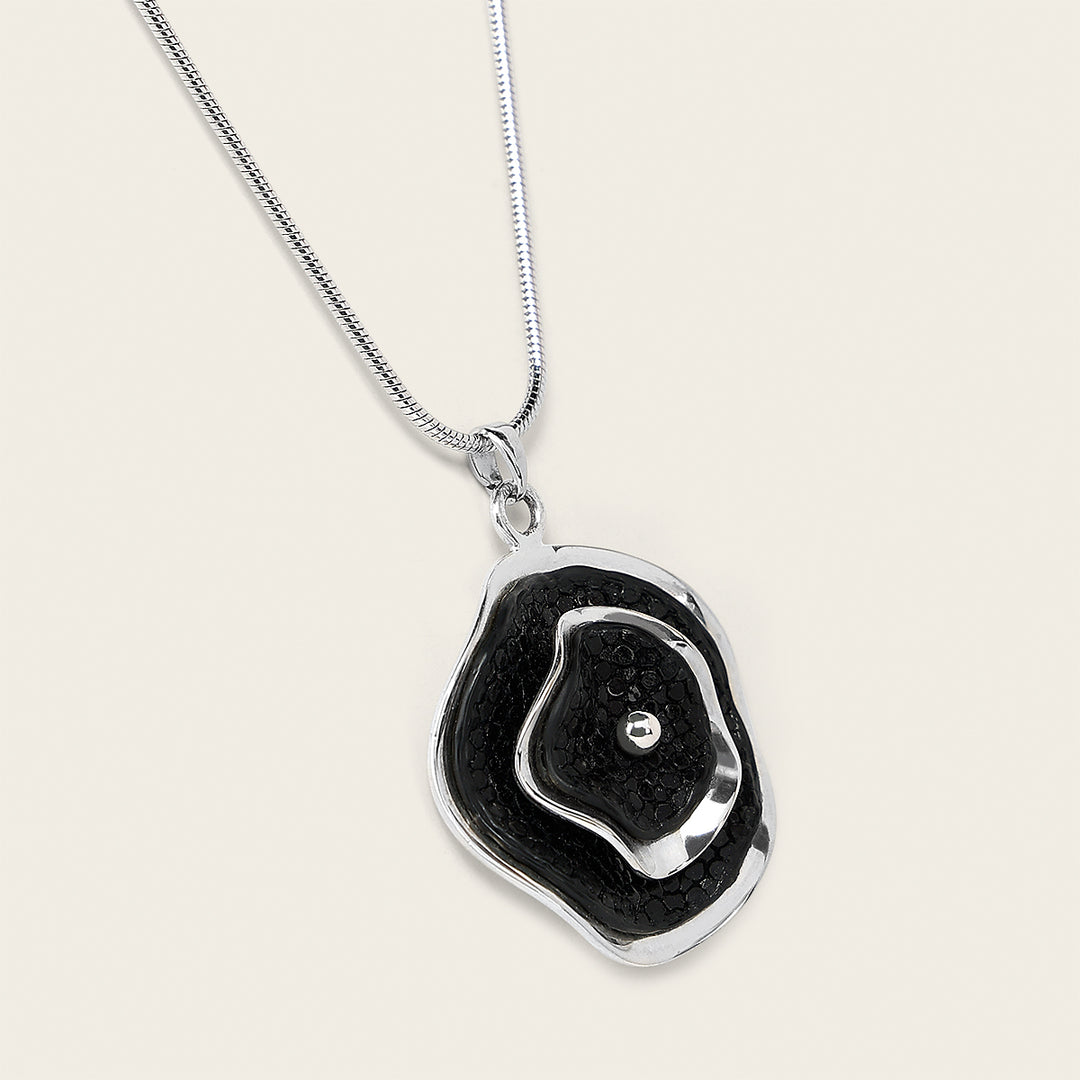 Collar en piel genuina de mantarraya para dama