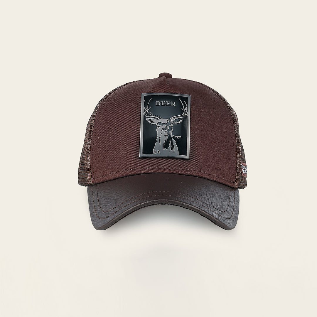 Gorra en piel genuina con diseño de venado