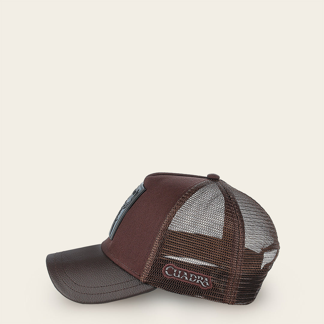 Gorra en piel genuina con diseño de venado