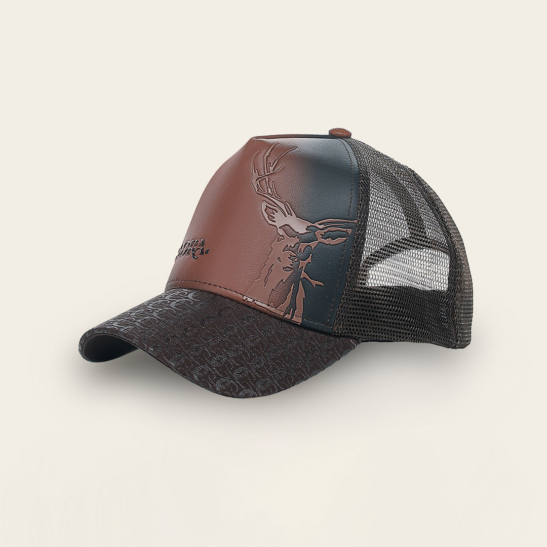 Gorra en piel genuina con diseño de venado