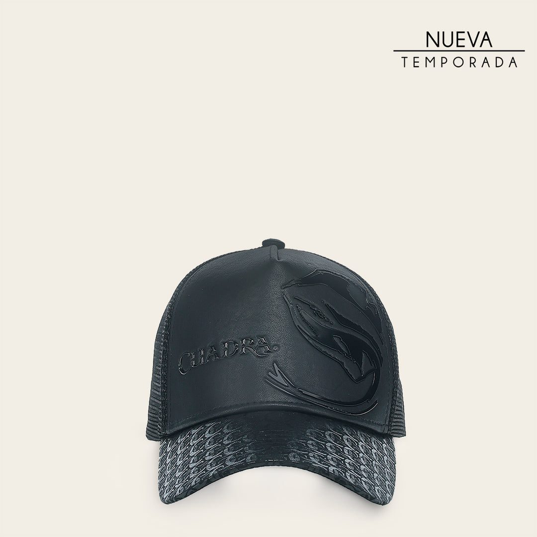 Gorra en piel genuina con diseño de mantarraya