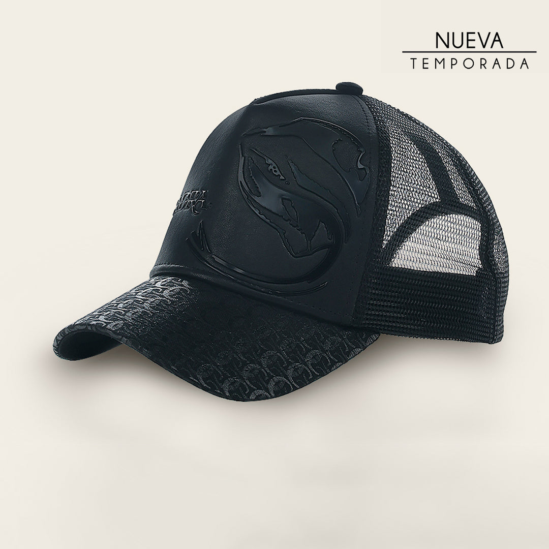 Gorra en piel genuina con diseño de mantarraya