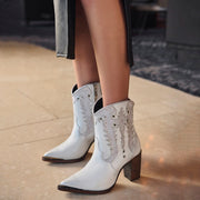 Botín tradicional en piel genuina para dama Botas y Botines 